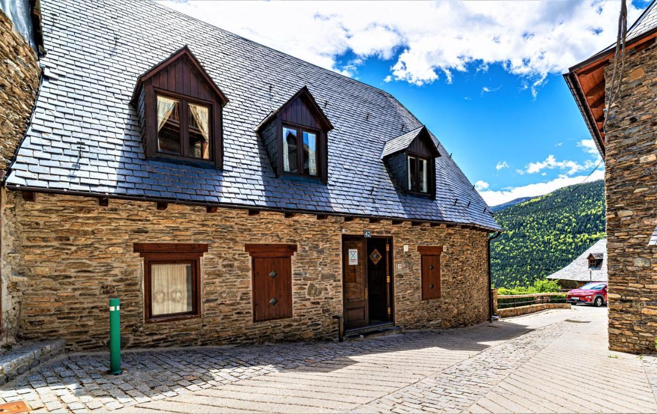 Apartamentos Aran Montcorbau Exterior photo